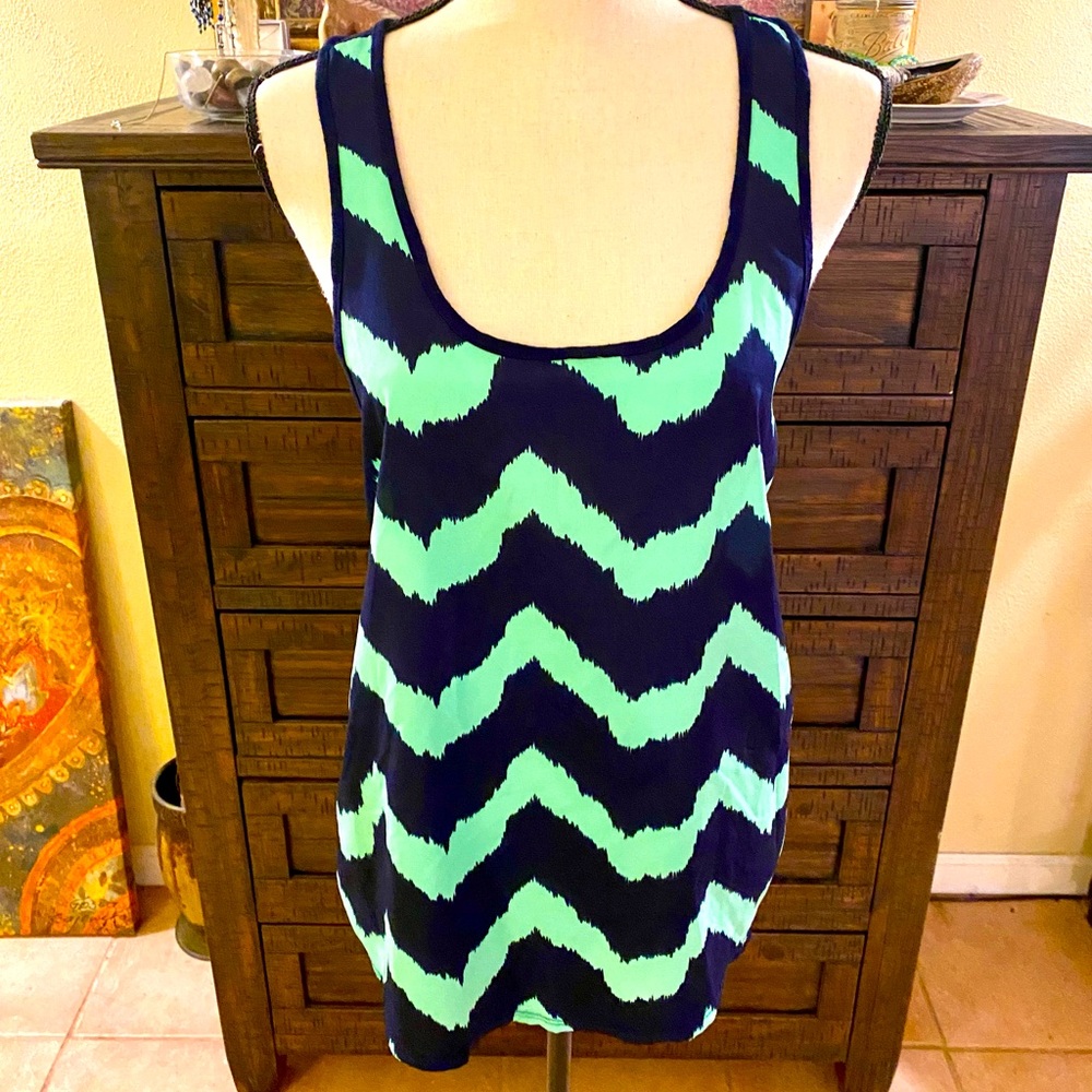 Bella D Chevron patterned tank